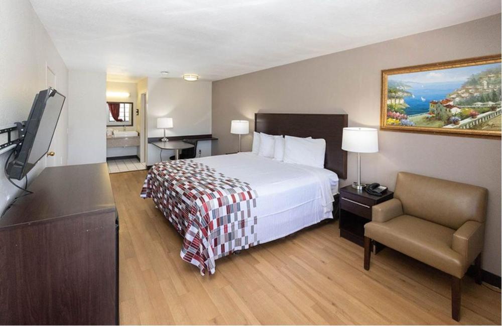 Superior King Room Smoke Free interior